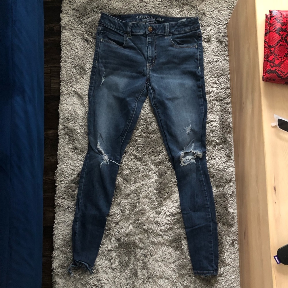 Distressed AEO Skinny Jeans